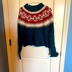 Women’s American Eagle size small sweater.